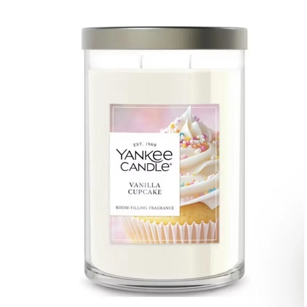 Yankee Candle Signature Large Tumbler Candle 20 oz- Vanilla Cupcake